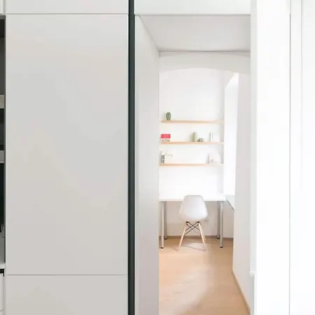 Altido Bright Apt Near The Train And Bus Station *